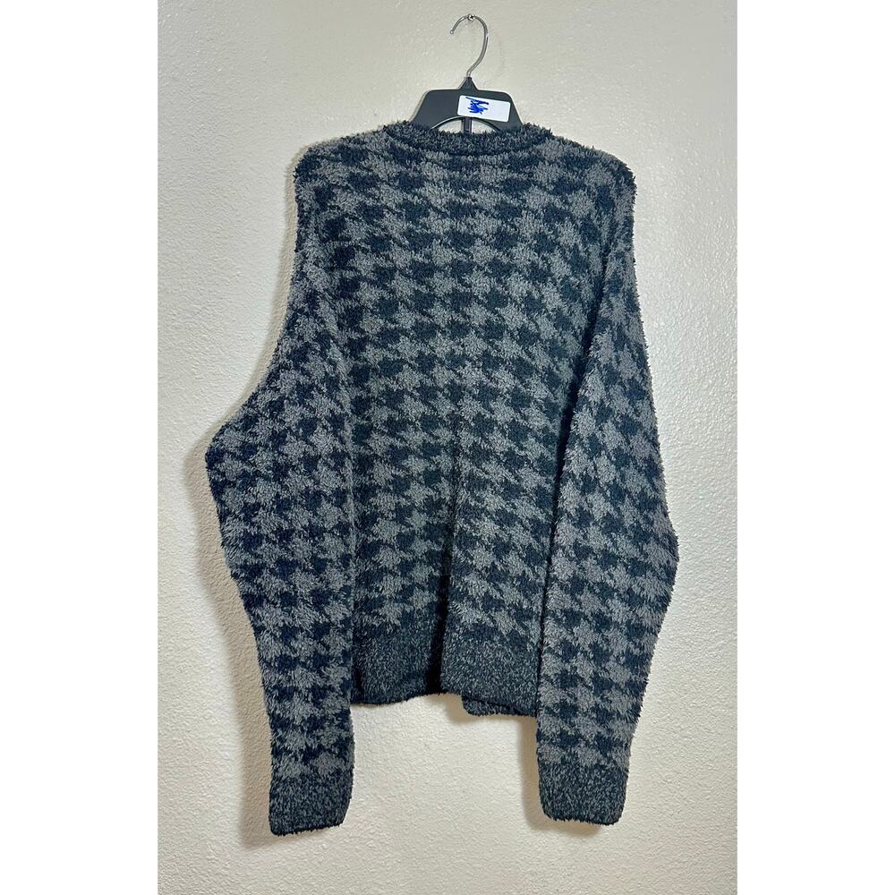 SKIMS Women’s Grey Black Fuzzy Knit Sweater Size L/XL Soft Plush Crewneck NWT - Picture 2 of 6